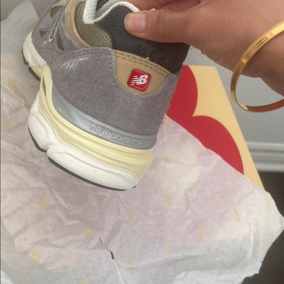 New Balance Shoes - Picture 9 of 9